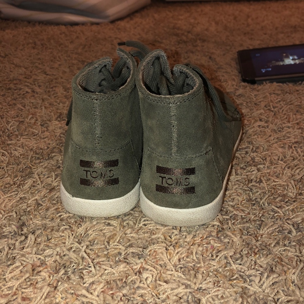 Women’s TOMS
